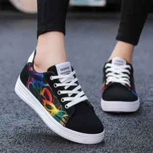 Reyanfootwear Men Fashion Graffiti Pattern Lightweight Canvas Sneakers